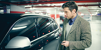 unlocking a vehicle's door with a radio car key